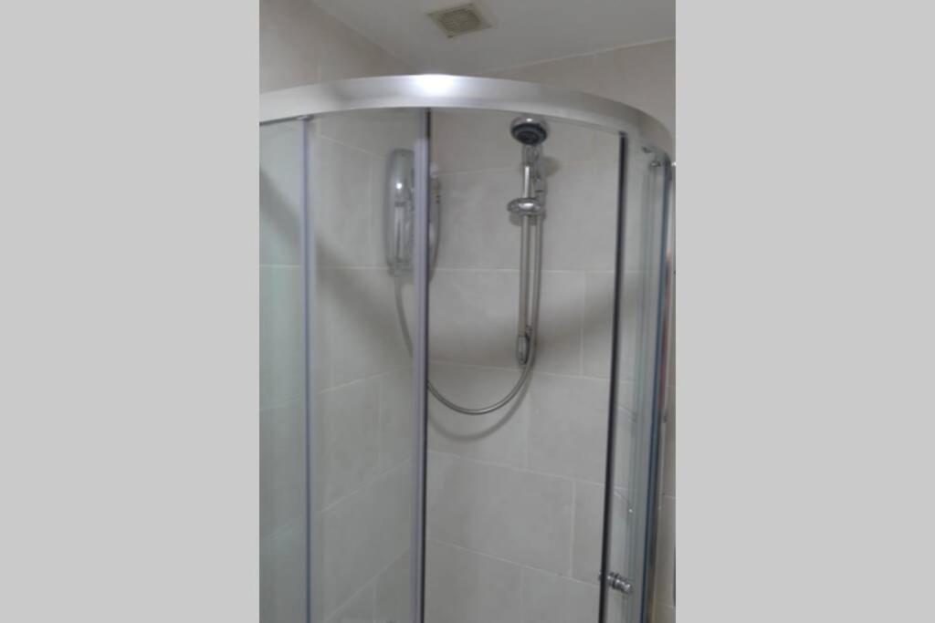 2 Bedroom Apartment Nr City Centre, Uni & Parks Cardiff Exteriör bild