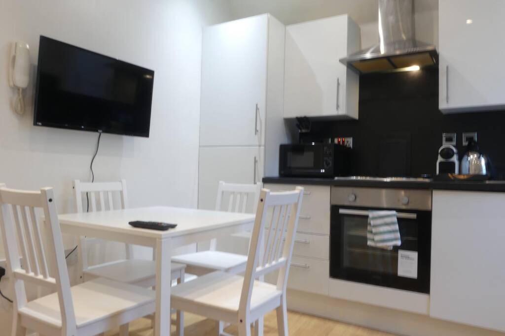 2 Bedroom Apartment Nr City Centre, Uni & Parks Cardiff Exteriör bild