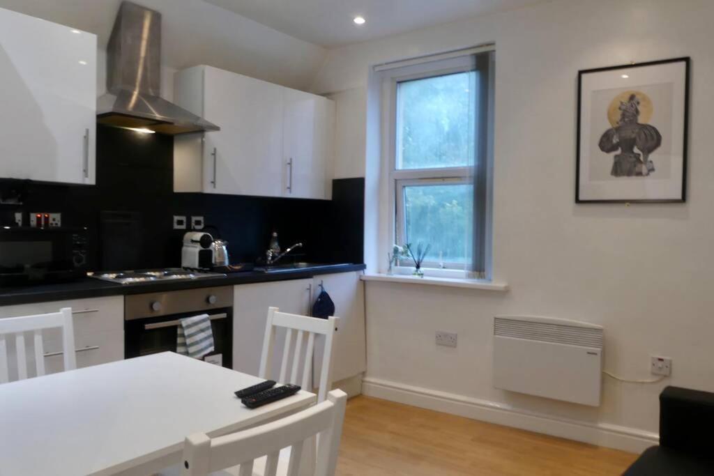 2 Bedroom Apartment Nr City Centre, Uni & Parks Cardiff Exteriör bild