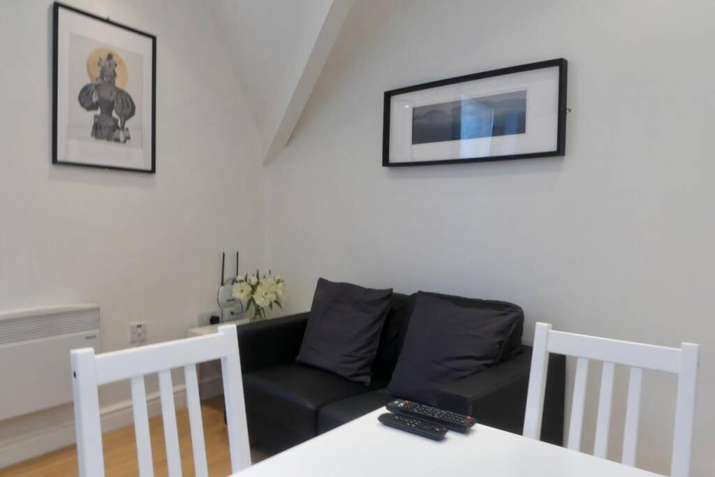 2 Bedroom Apartment Nr City Centre, Uni & Parks Cardiff Exteriör bild